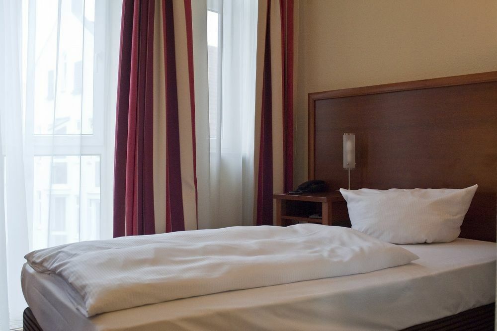 Dormero Hotel Muenchen-Kirchheim Messe Kirchheim bei Muenchen Экстерьер фото